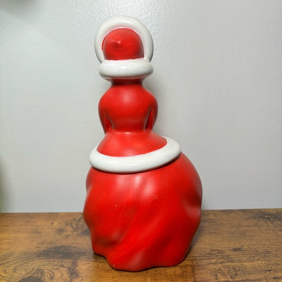 Vintage Hand Painted Atlantic Mold Ceramic Victorian Christmas Caroler Woman 8” - Picture 7 of 15